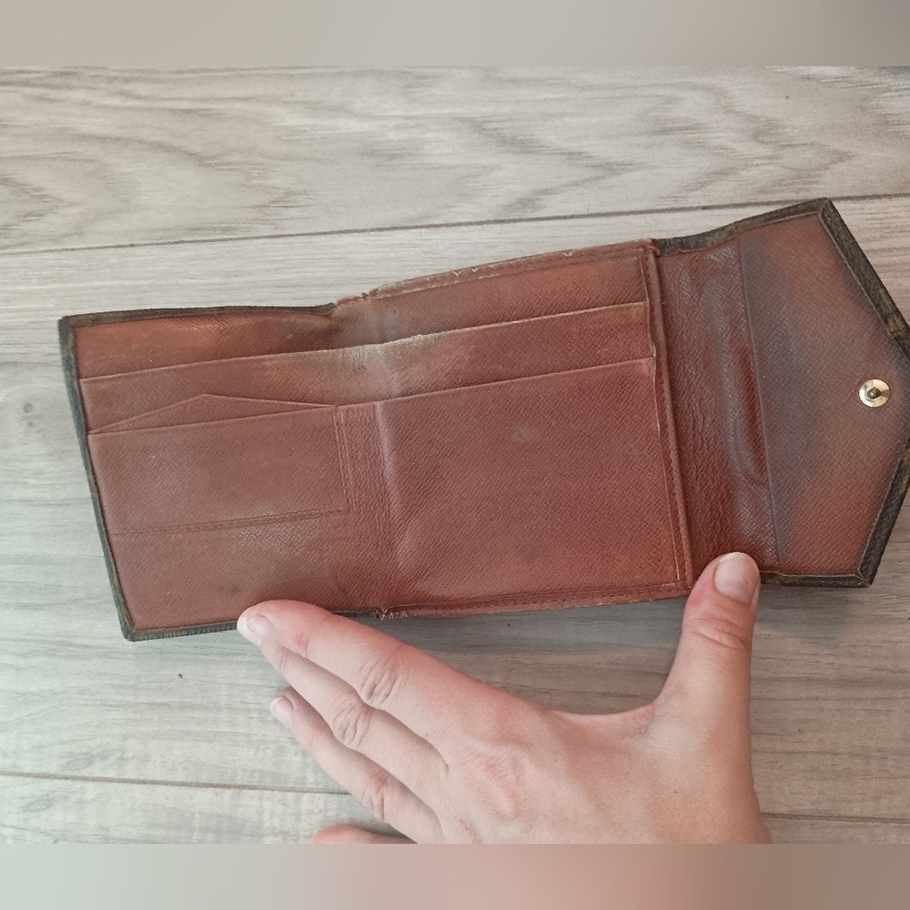 Authentic Louis Vuitton Bifold Wallet - Picture 9 of 13